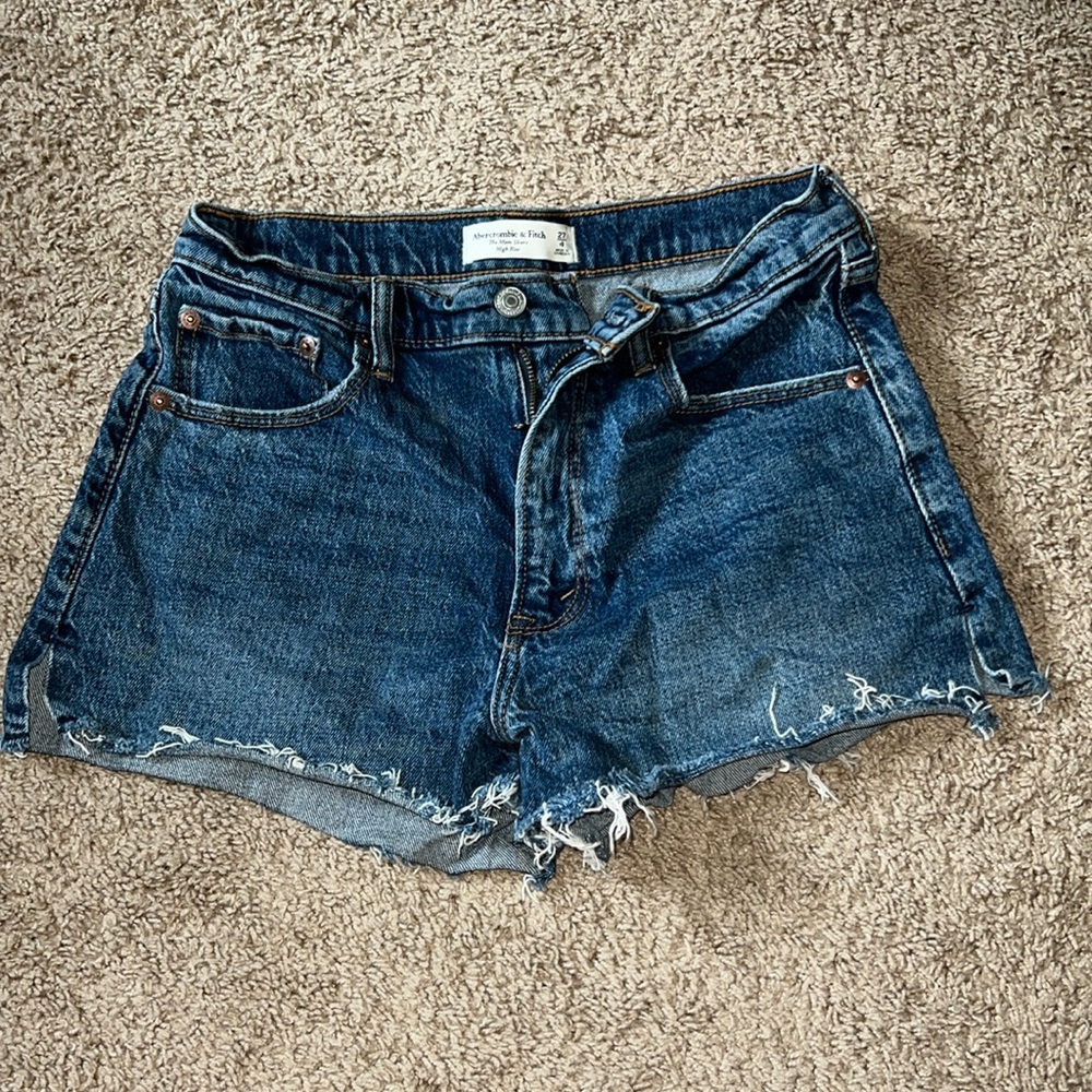 Blue Jean Abercrombie & Fitch Mom Shorts High rise (size: 27)